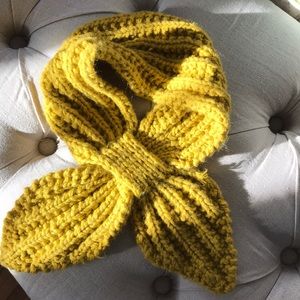 Bow scarf